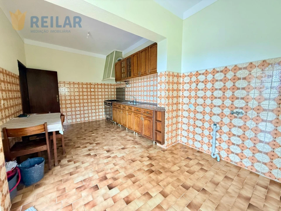Moradia T6 para Venda em Vialonga Foto 11