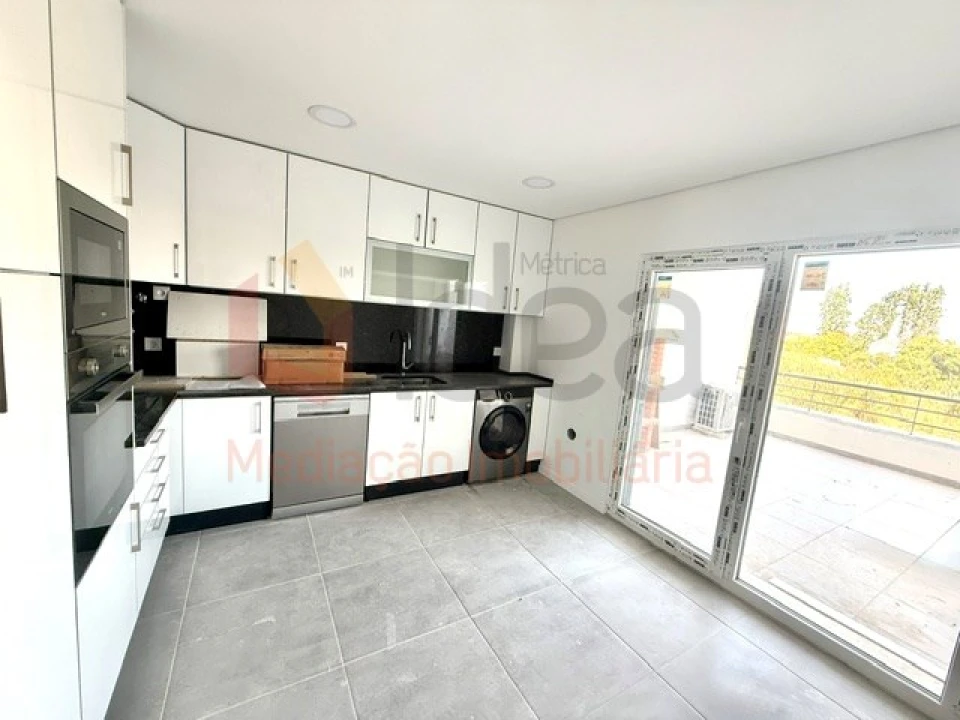 Apartamento T2 para Venda em Seixal, Arrentela e Aldeia de Paio Pires Foto 1