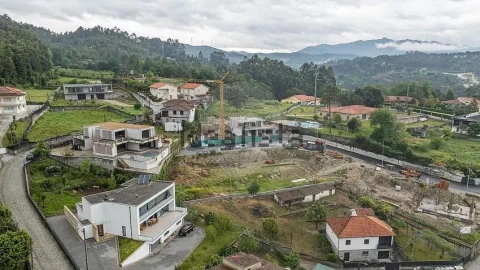 Moradia T3 para Venda em Povoa de Lanhoso (N. Senhora do Amparo)