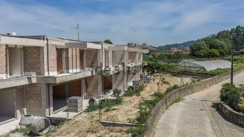 Moradia T3 para Venda em Rendufe