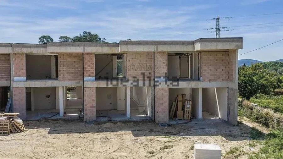 Moradia T3 para Venda em Rendufe