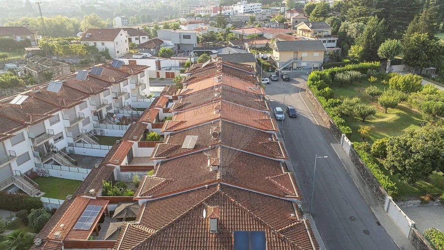 Moradia T3 para Venda em Povoa de Lanhoso (N. Senhora do Amparo) Foto 3