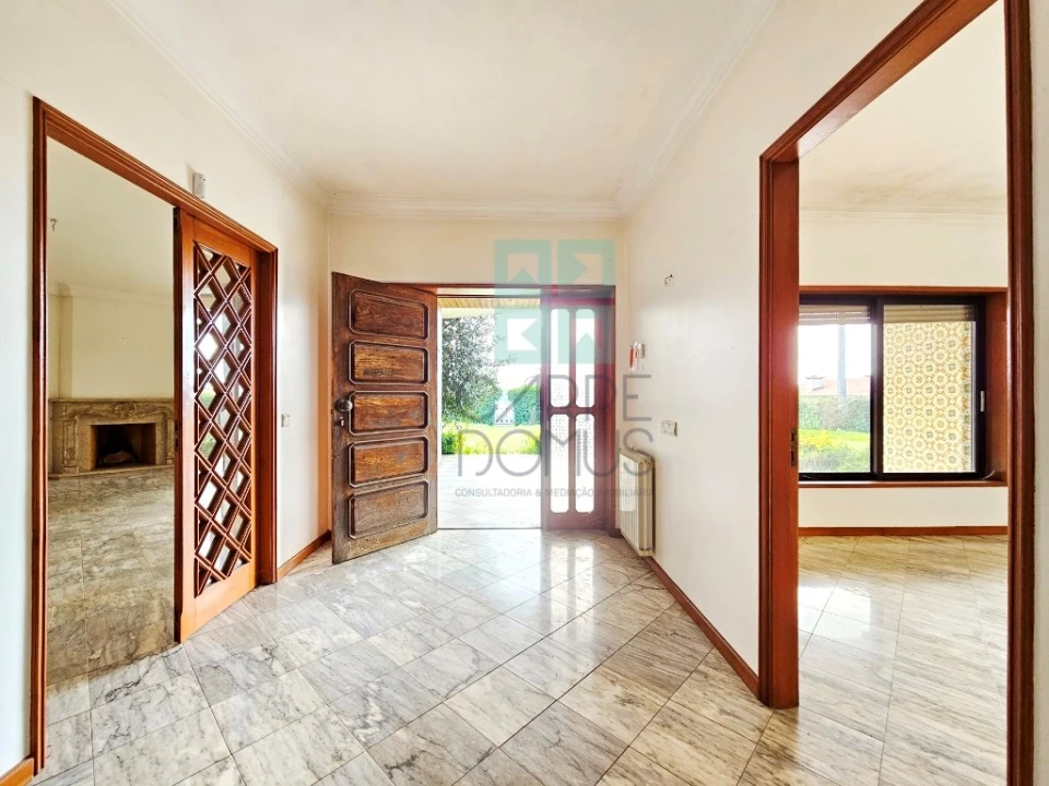 Moradia T5 para Venda em Ruivães e Novais Foto 16