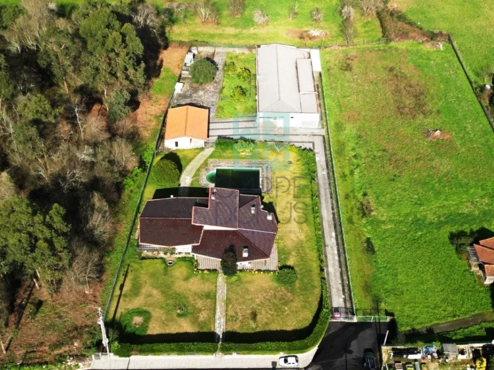 Moradia T5 para Venda em Ruivães e Novais Foto 12