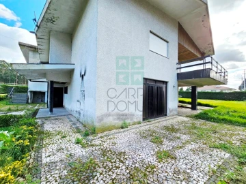 Moradia T5 para Venda em Ruivães e Novais