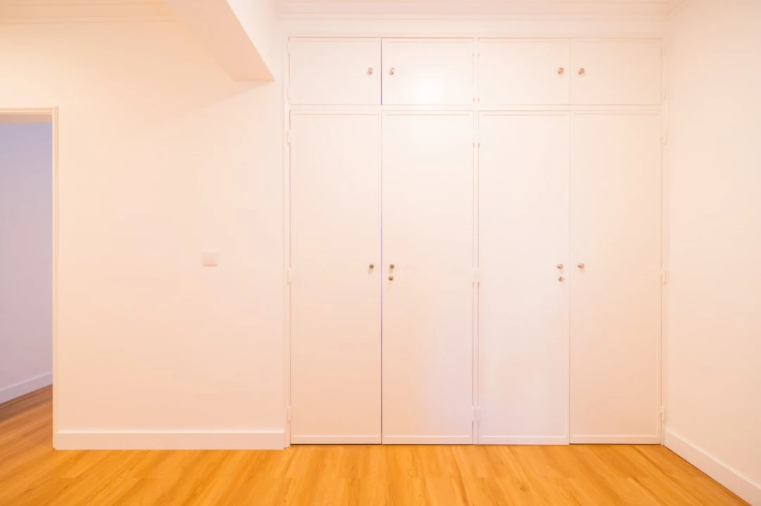 Apartamento T1 para Arrendamento em Massamá e Monte Abraão Foto 2