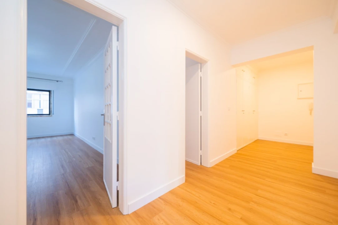 Apartamento T1 para Arrendamento em Massamá e Monte Abraão Foto 4