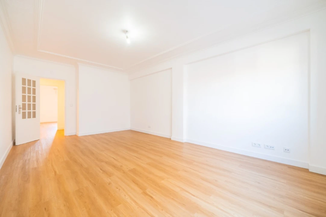 Apartamento T1 para Arrendamento em Massamá e Monte Abraão Foto 10