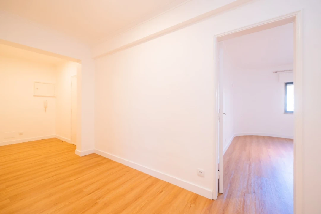 Apartamento T1 para Arrendamento em Massamá e Monte Abraão Foto 17