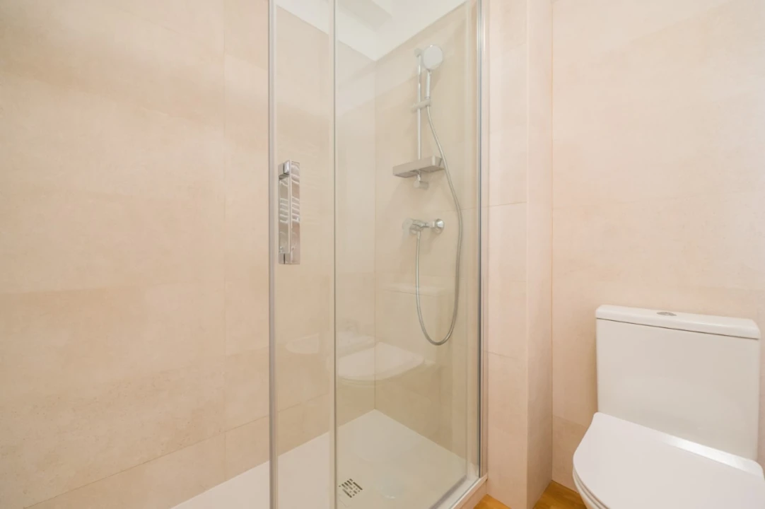 Apartamento T1 para Arrendamento em Massamá e Monte Abraão Foto 26