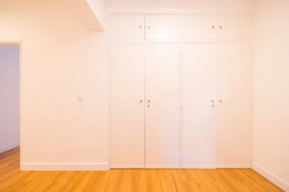 Apartamento T1 para Arrendamento em Massamá e Monte Abraão