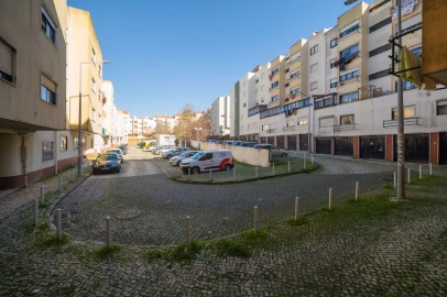Apartamento T1 para Arrendamento em Massamá e Monte Abraão