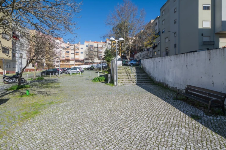 Apartamento T1 para Arrendamento em Massamá e Monte Abraão Foto 34