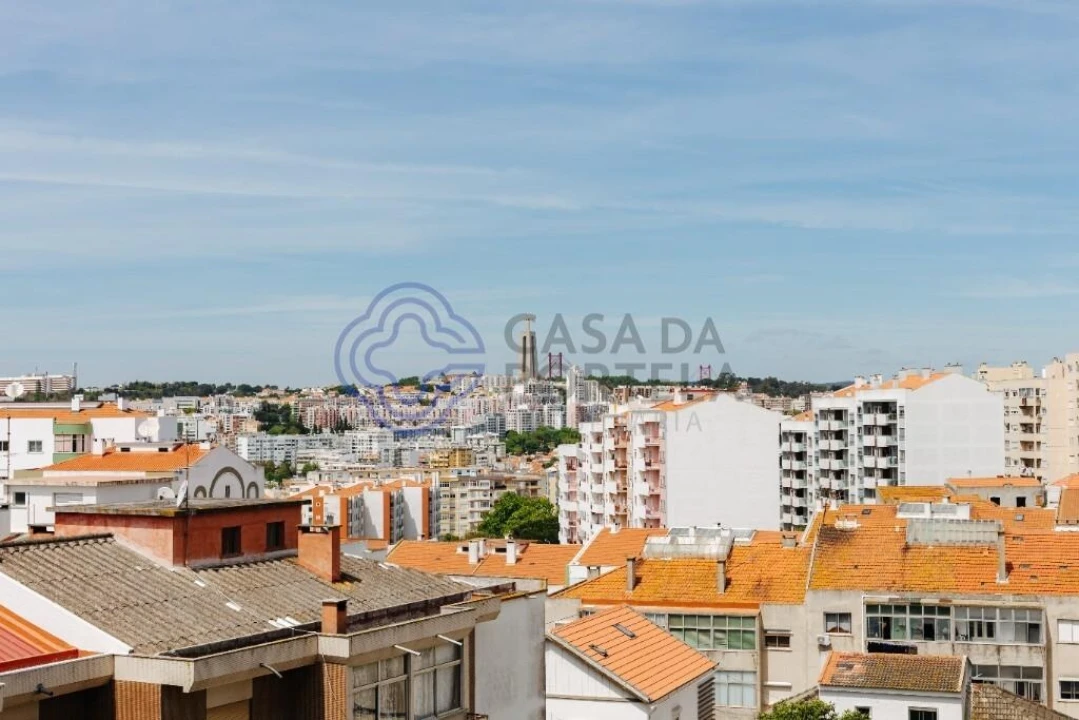 Apartamento T2 para Venda em Laranjeiro e Feijó Foto 29