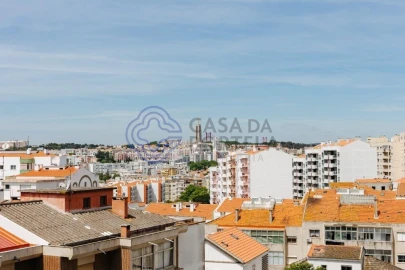 Apartamento T2 para Venda em Laranjeiro e Feijó