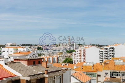 Apartamento T2 para Venda em Laranjeiro e Feijó