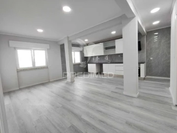 Apartamento T2 para Venda em Setubal (São Sebastião)