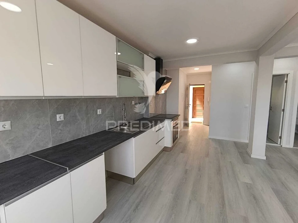 Apartamento T2 para Venda em Setubal (São Sebastião) Foto 2