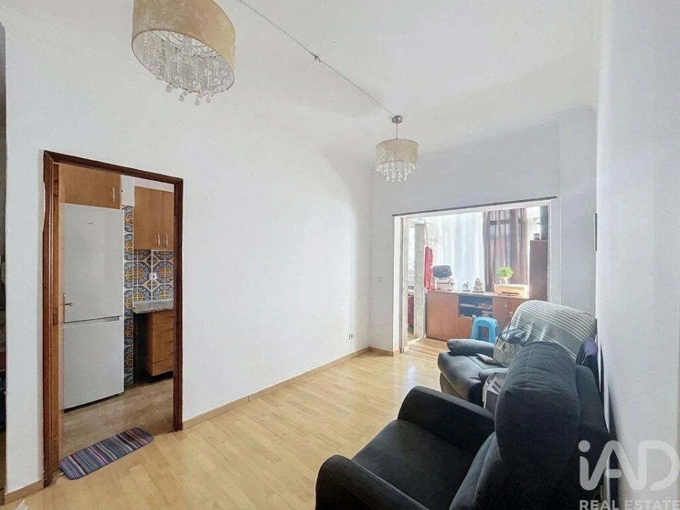 Apartamento T1 para Venda em Laranjeiro e Feijó Foto 2