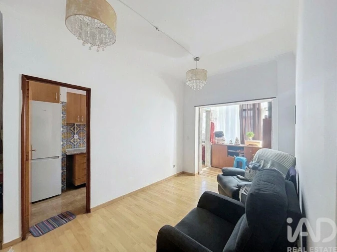 Apartamento T1 para Venda em Laranjeiro e Feijó Foto 2