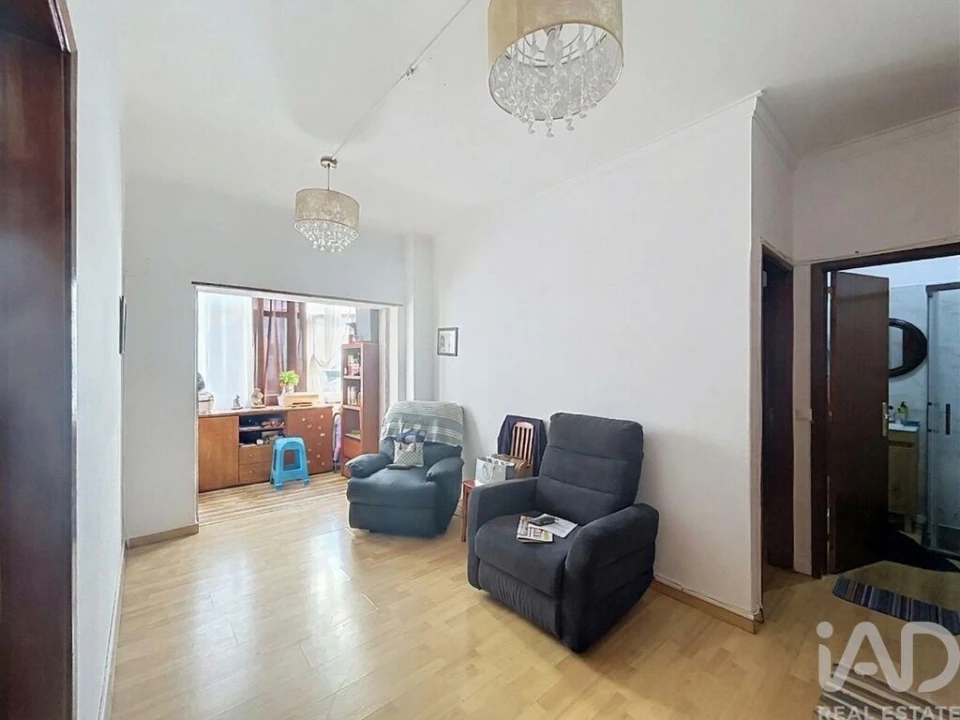Apartamento T1 para Venda em Laranjeiro e Feijó Foto 1