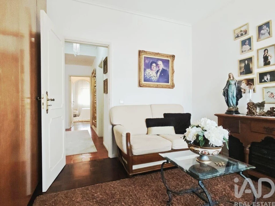 Apartamento T3 para Venda em Paços de Brandão Foto 23