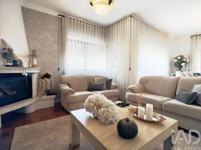 Apartamento T3 para Venda em Paços de Brandão Foto 2
