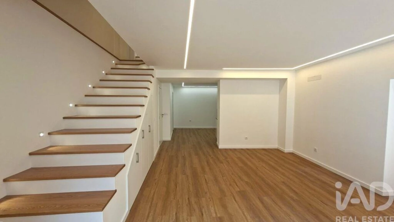 Moradia T3 para Venda em Peniche Foto 2