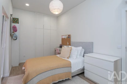 Apartamento T3 para Venda em Campolide