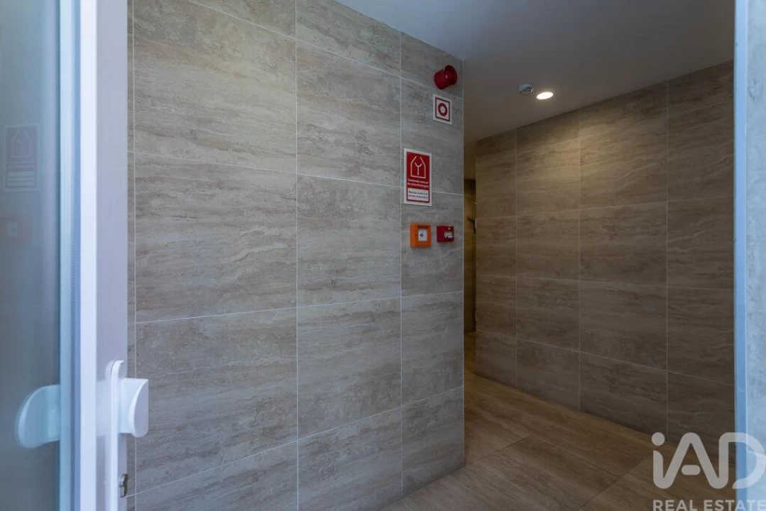 Apartamento T3 para Venda em Campolide Foto 36