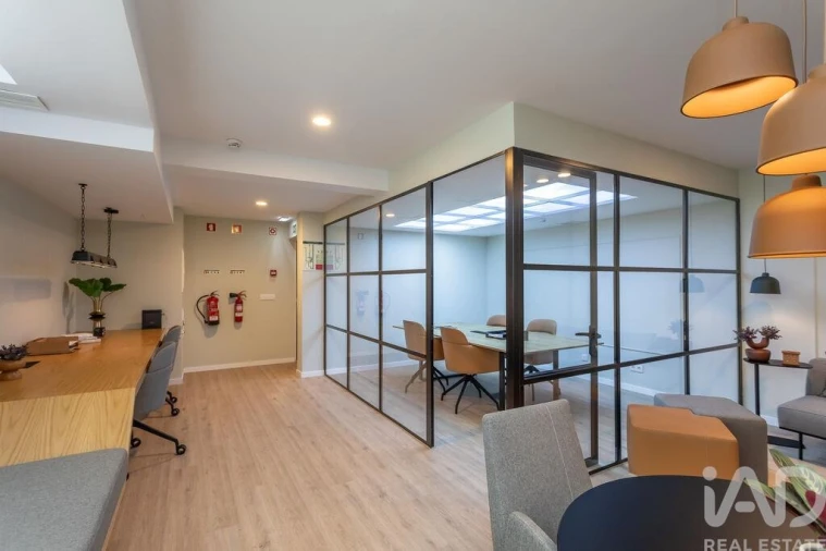 Apartamento T3 para Venda em Campolide Foto 30