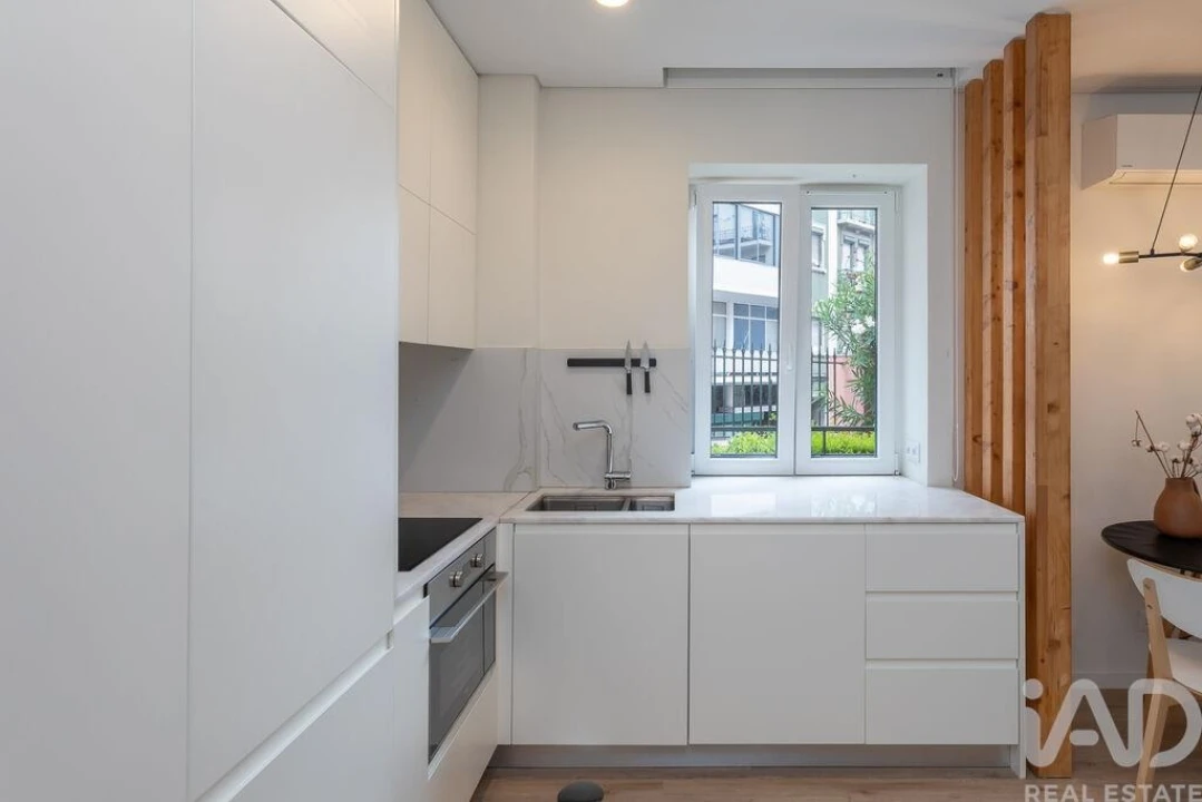 Apartamento T3 para Venda em Campolide Foto 6