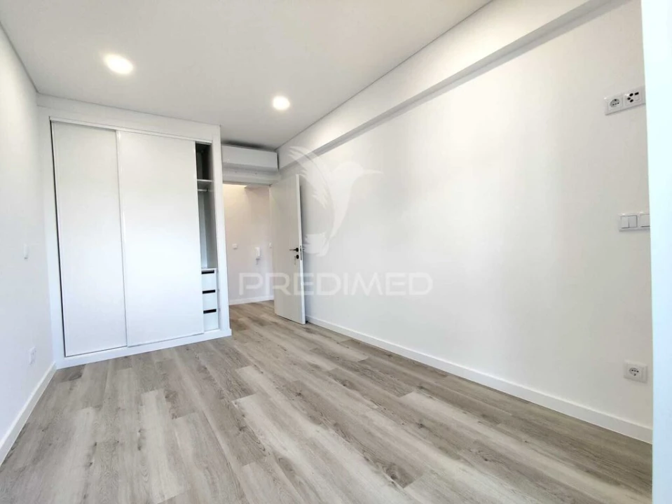 Apartamento T2 para Venda em Corroios Foto 20