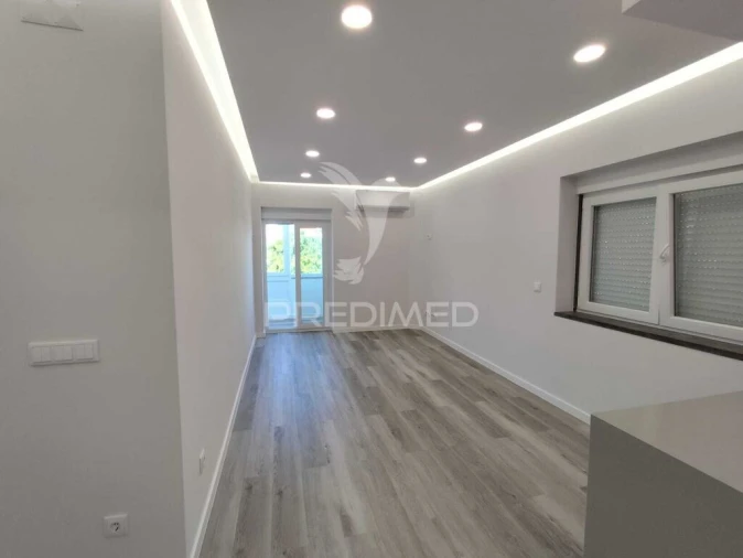 Apartamento T2 para Venda em Corroios Foto 17