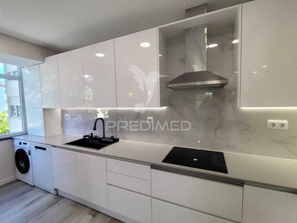 Apartamento T2 para Venda em Corroios Foto 5