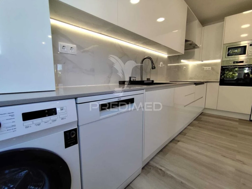 Apartamento T2 para Venda em Corroios Foto 6