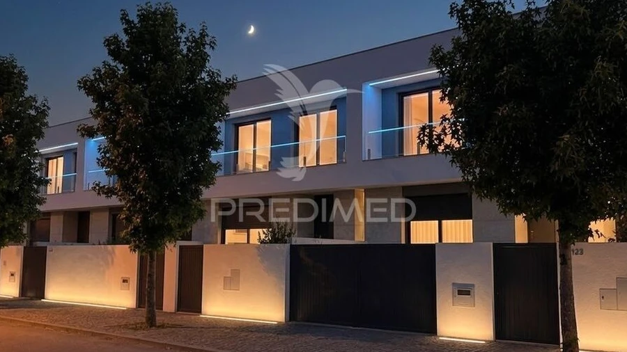 Moradia T3 para Venda em Antas e Abade de Vermoim