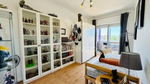 Apartamento T3 para Venda em Agualva e Mira-Sintra