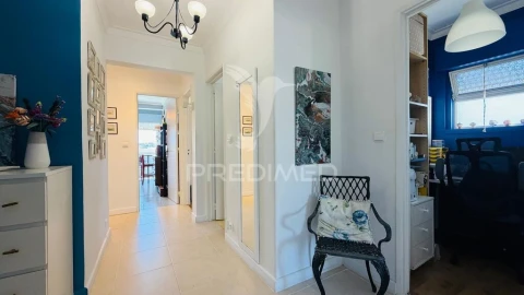 Apartamento T3 para Venda em Agualva e Mira-Sintra