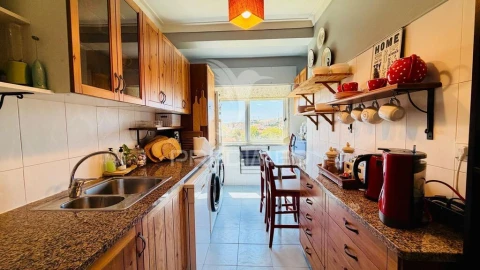 Apartamento T3 para Venda em Agualva e Mira-Sintra