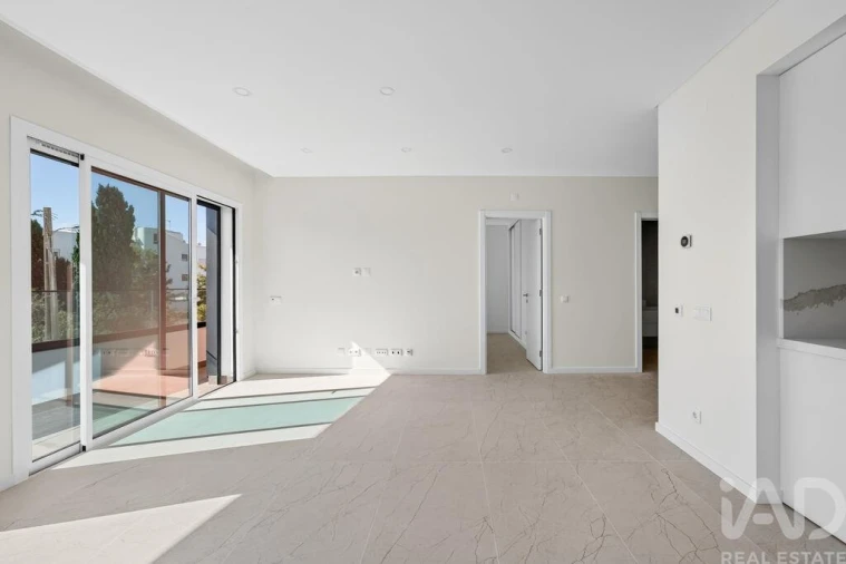 Apartamento T1 para Venda em Quarteira Foto 7