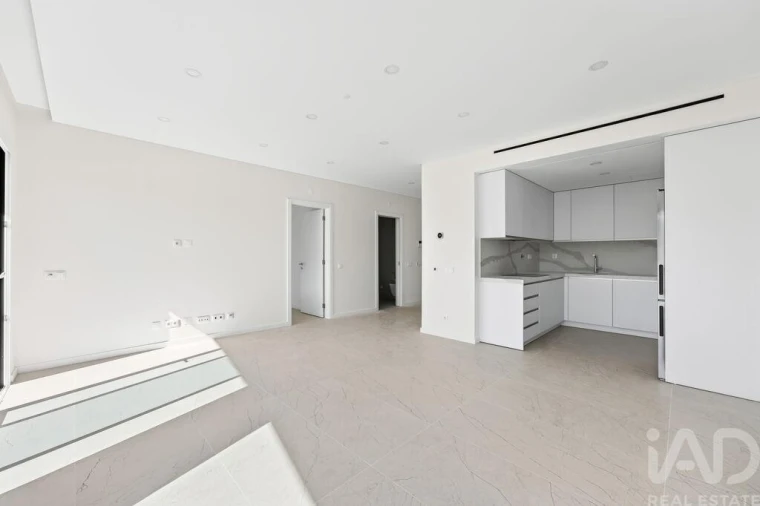 Apartamento T1 para Venda em Quarteira Foto 5