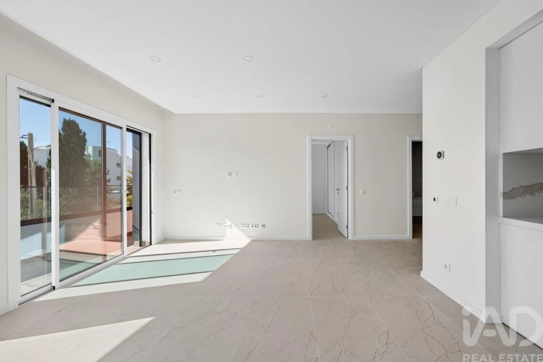 Apartamento T1 para Venda em Quarteira Foto 7