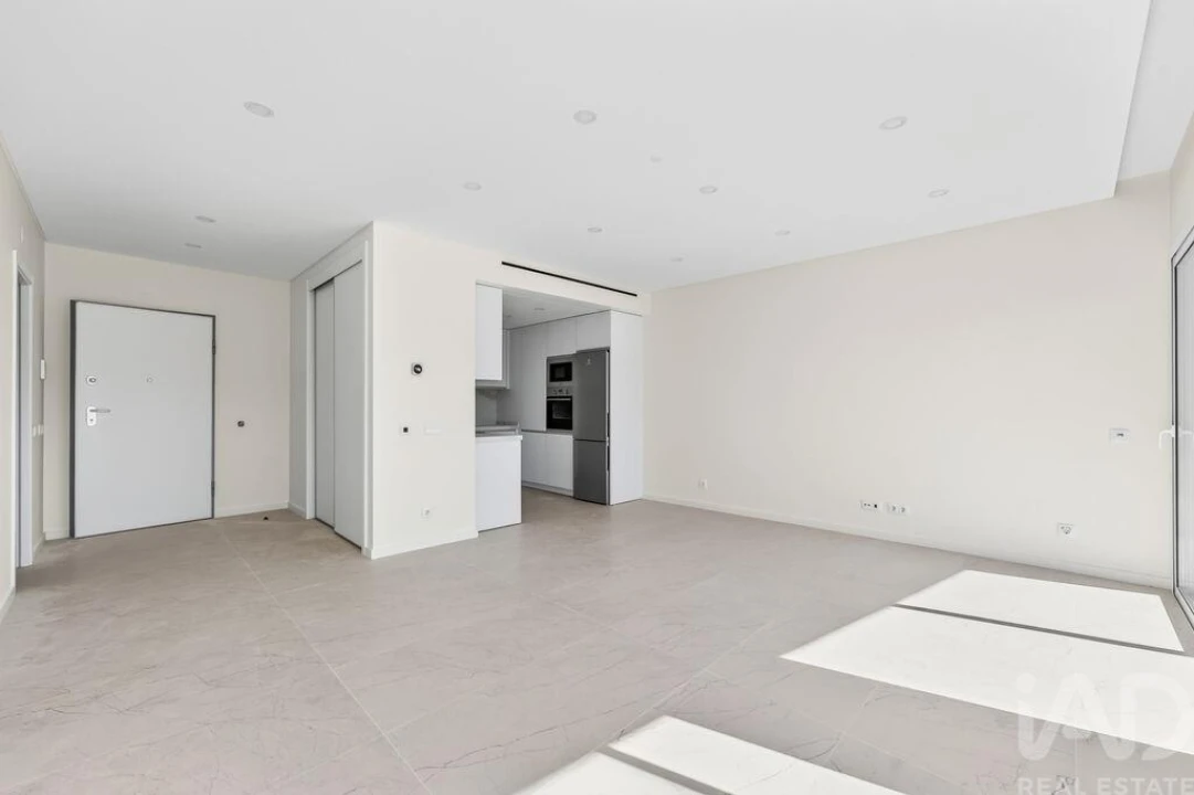 Apartamento T1 para Venda em Quarteira Foto 3