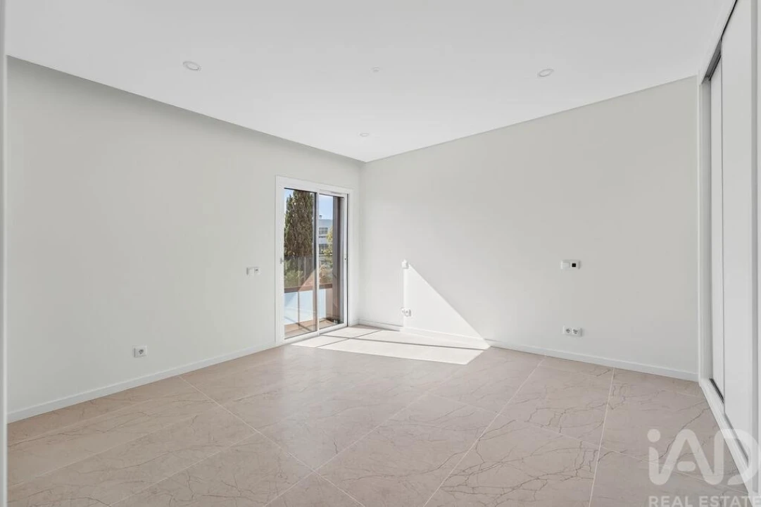 Apartamento T1 para Venda em Quarteira Foto 14