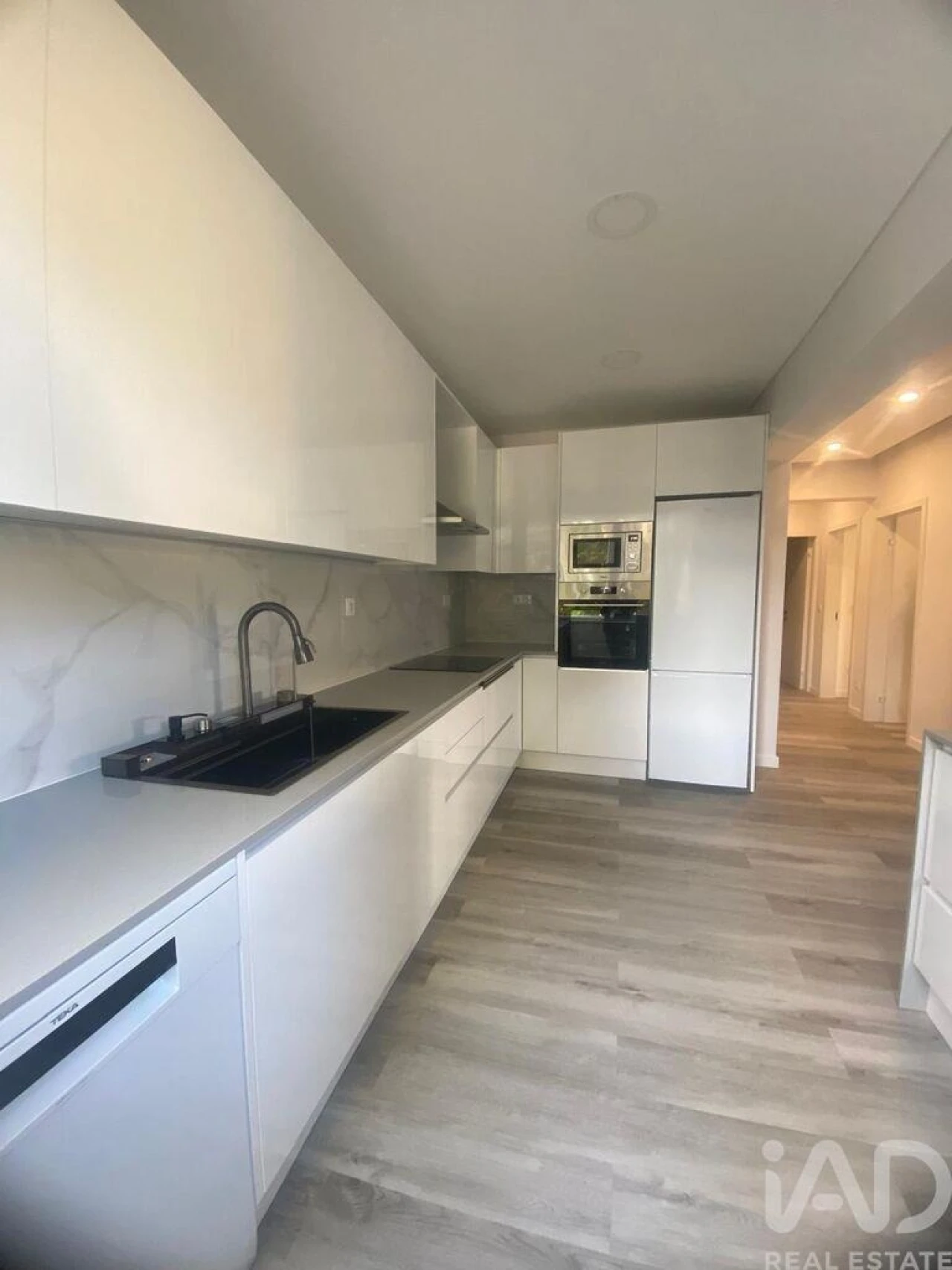 Apartamento T2 para Venda em Corroios Foto 6