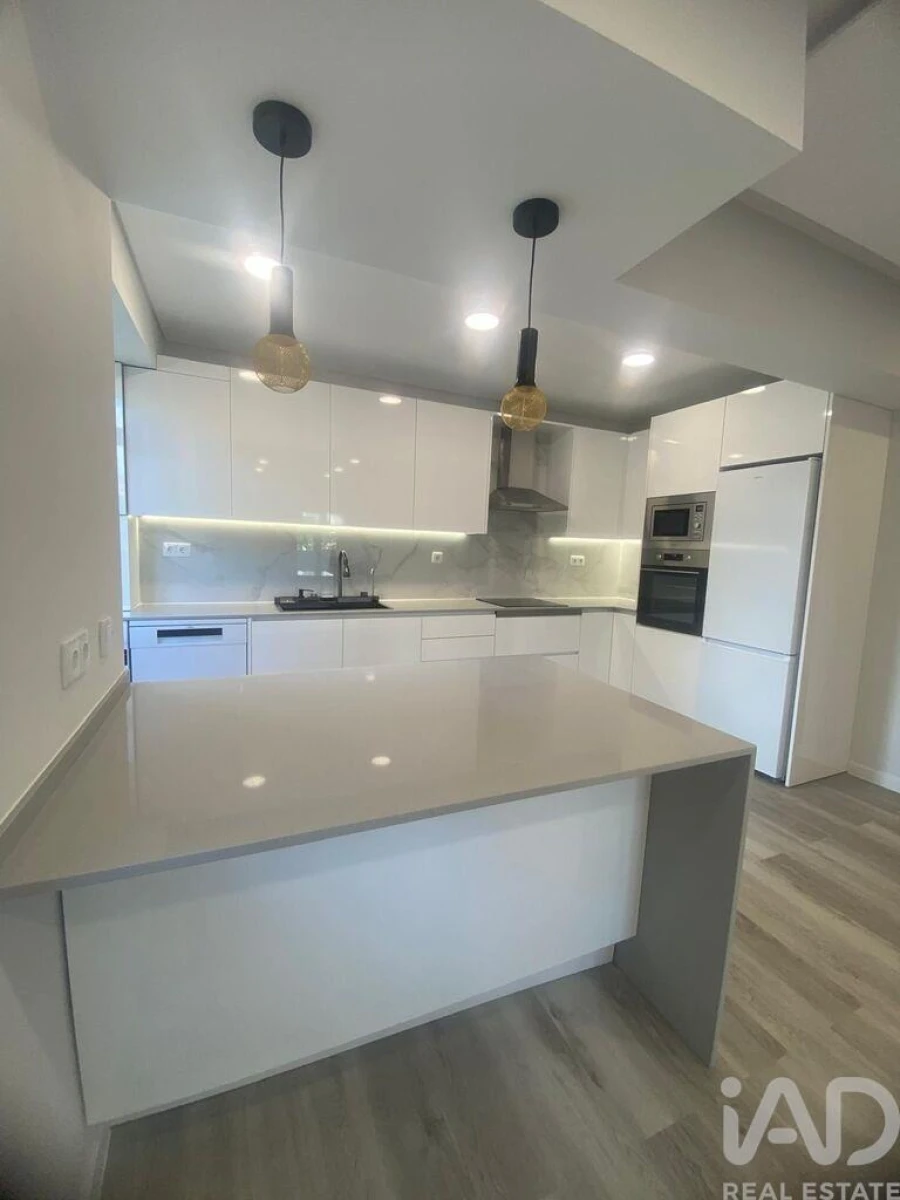 Apartamento T2 para Venda em Corroios Foto 2