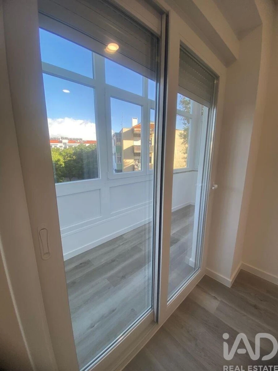 Apartamento T2 para Venda em Corroios Foto 17