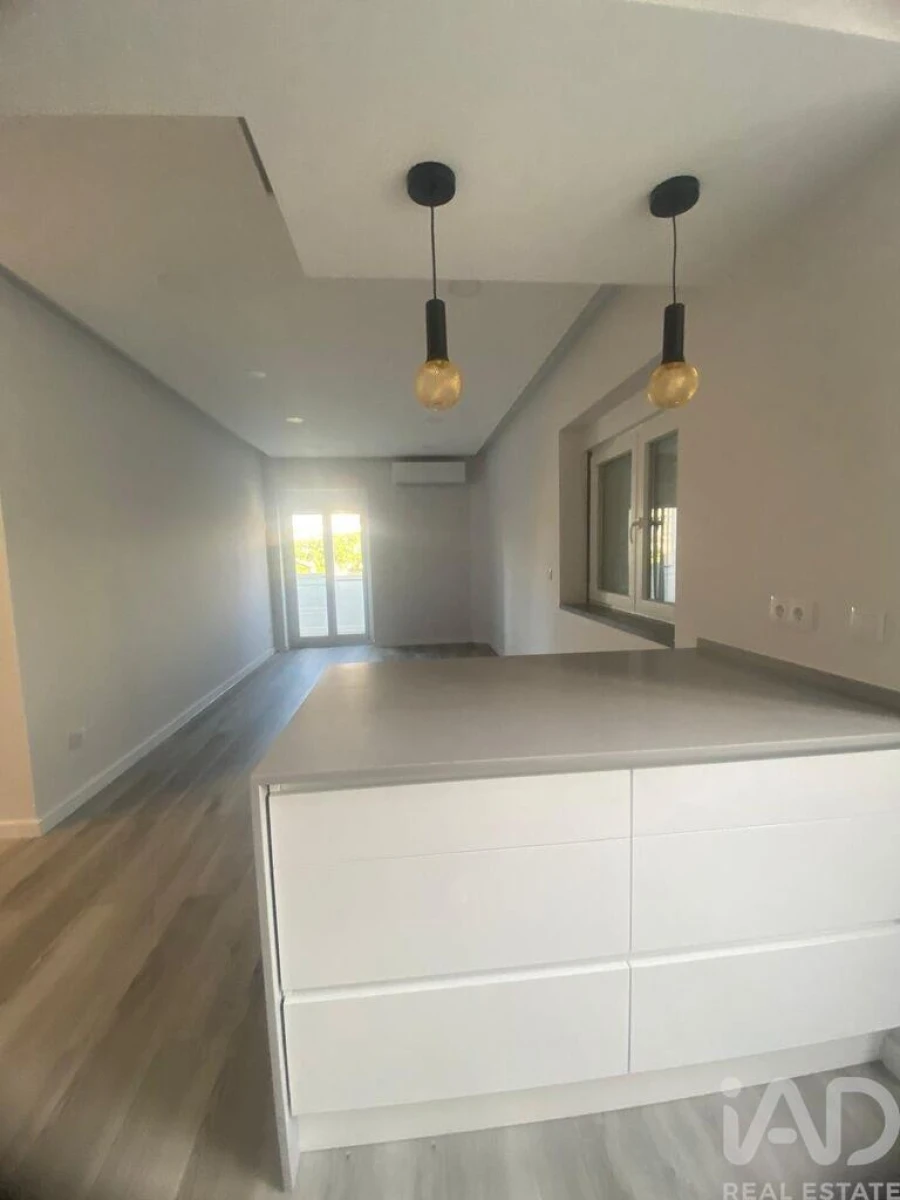 Apartamento T2 para Venda em Corroios Foto 7