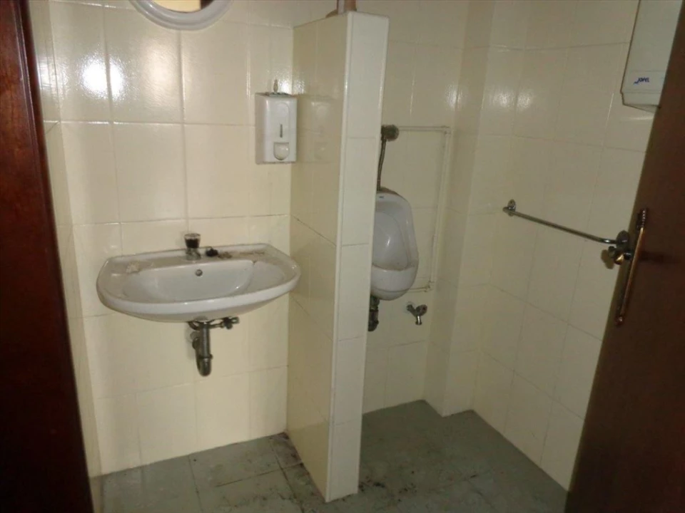 Armazém para Arrendamento em Canelas Foto 13